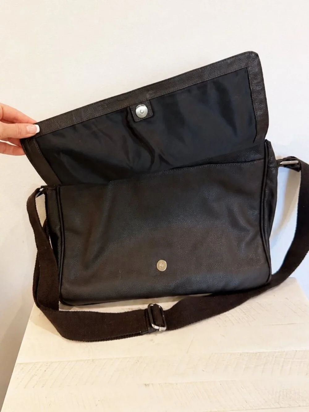 Cole Haan Pebbled Leather Laptop Messenger Bag Brown Padded Computer Compartment